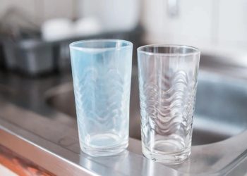 Bardağı durulayanlar yandı: Bardağı yıkamanın doğru tekniği