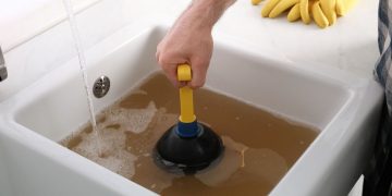 Karbonat yok: Lavaboya 2 yemek kaşığı dökün tıkanıklık kendi kendine açılıyor