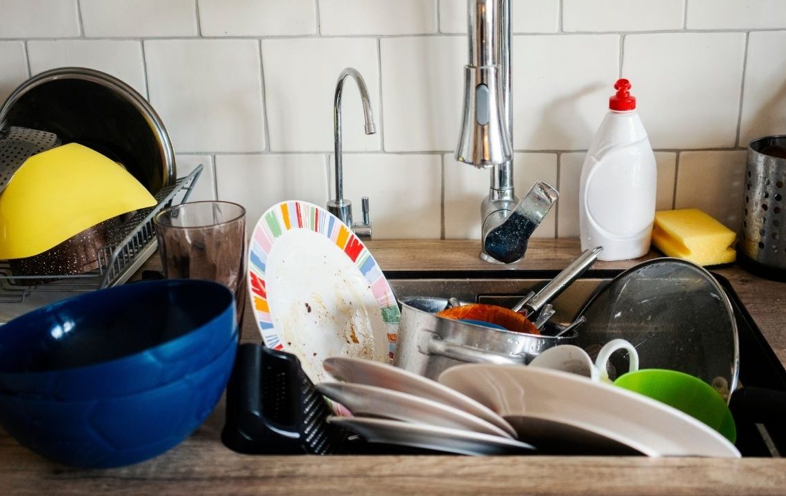 Kirli bulaşıkları asla gece boyunca bekletmeyin: Sadece hijyen meselesi değil