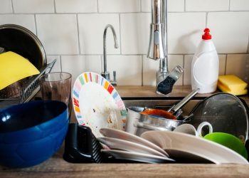 Kirli bulaşıkları asla gece boyunca bekletmeyin: Sadece hijyen meselesi değil