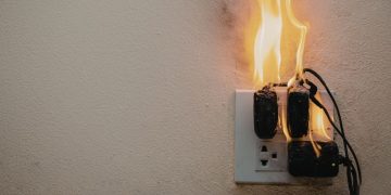 Mühendisten kritik uyarı: Evden çıkarken fişte bırakılmaması gereken 7 cihaz