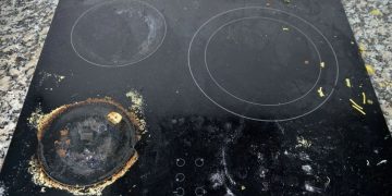 Seramik ocaktaki yanmış kısımları temizlemenin sırrı ortaya çıktı