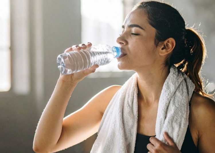 Su içerek nasıl kilo verilir: Egzersiz yapmadan hızlı kilo verme