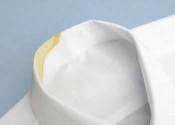 Sararan gömlek yakalarına veda ettiren pratik yöntem açıklandı